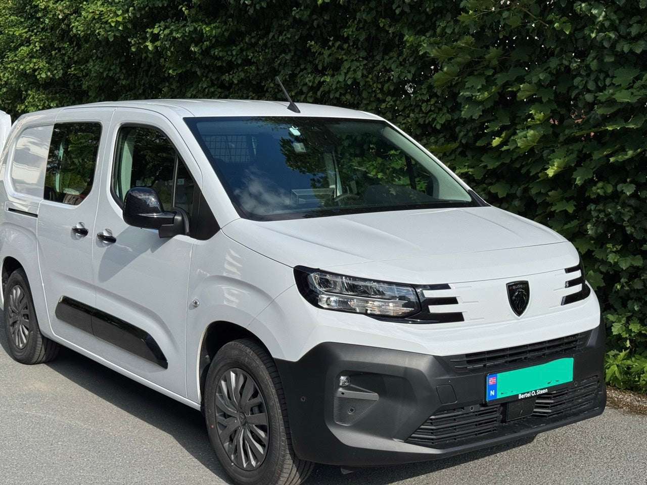 S3 Peugeot Mini Campervan Automatic, Category B